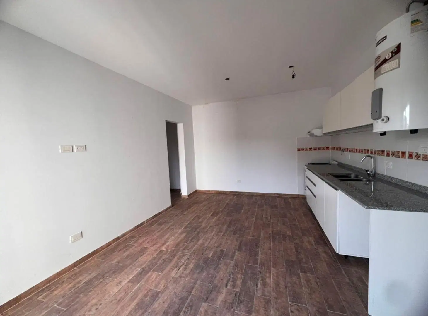 ALQUILER PH 2 AMB CON BALCON SIN EXPENSAS GERLI 4