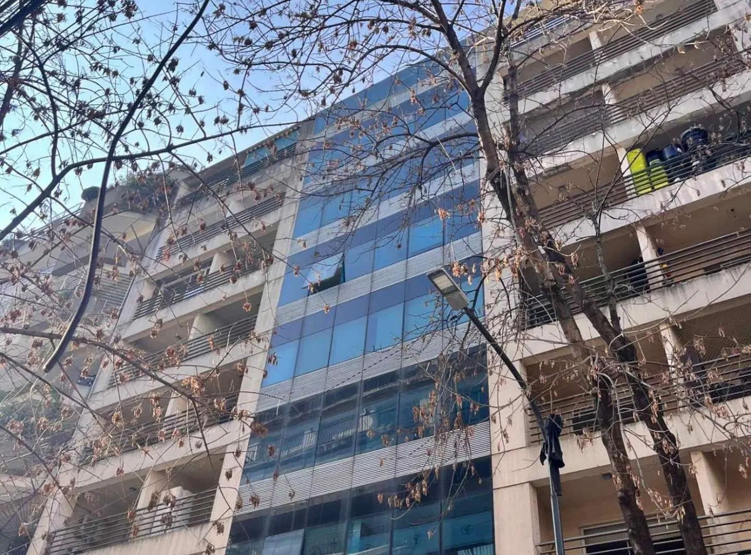 Oficinas al Frente en Flores 2