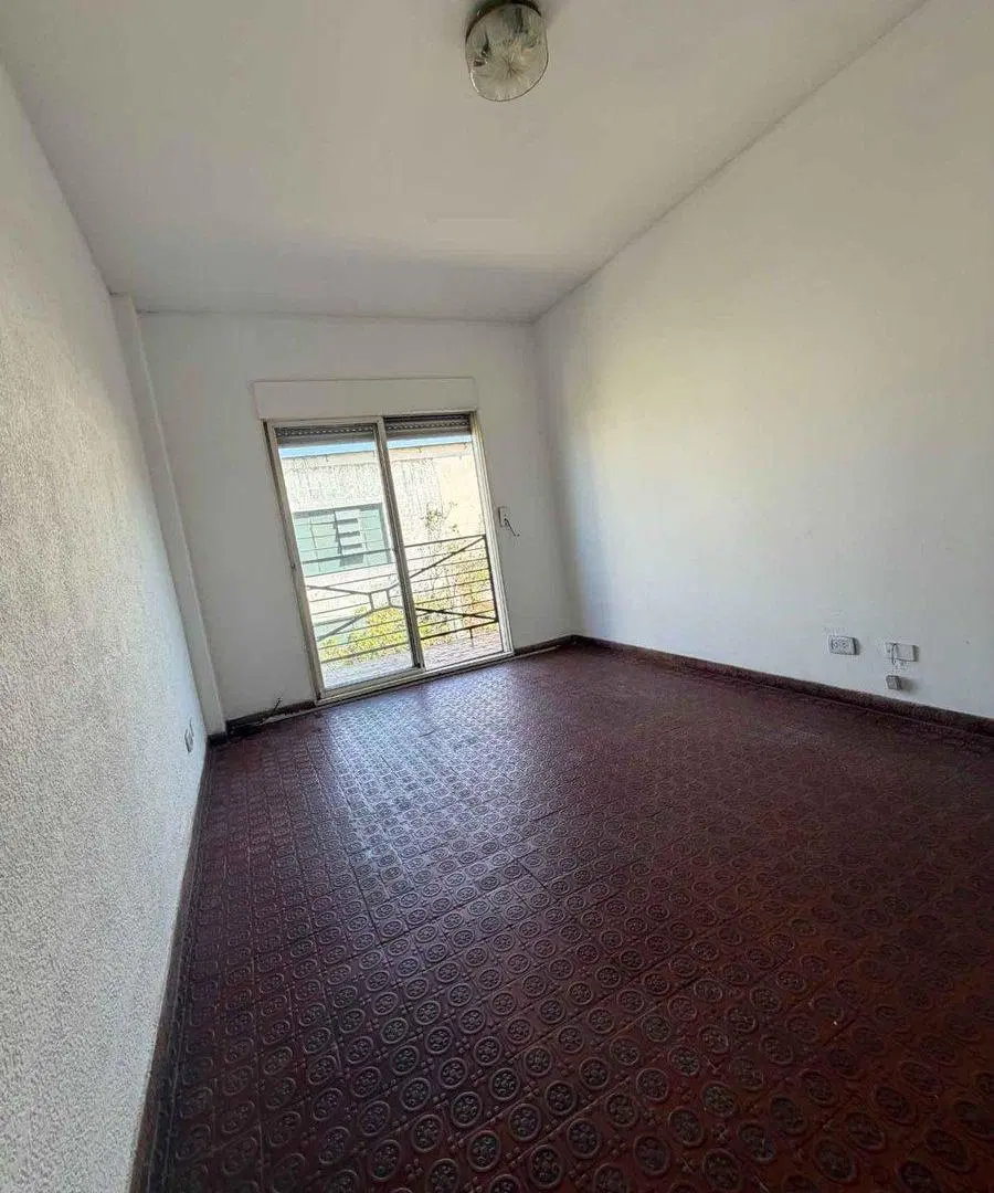3 AMBIENTES CON BALCON SUPER LUMINOSOS 2