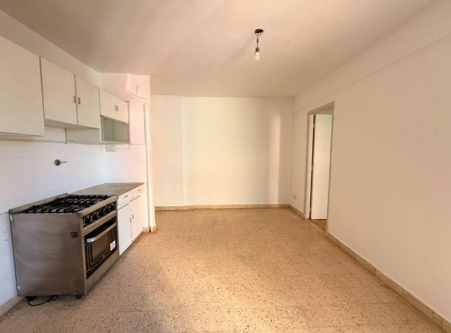 VENTA DPTO. 4 AMB. PARQUE PATRICIOS BALCÓN APTO C. 2