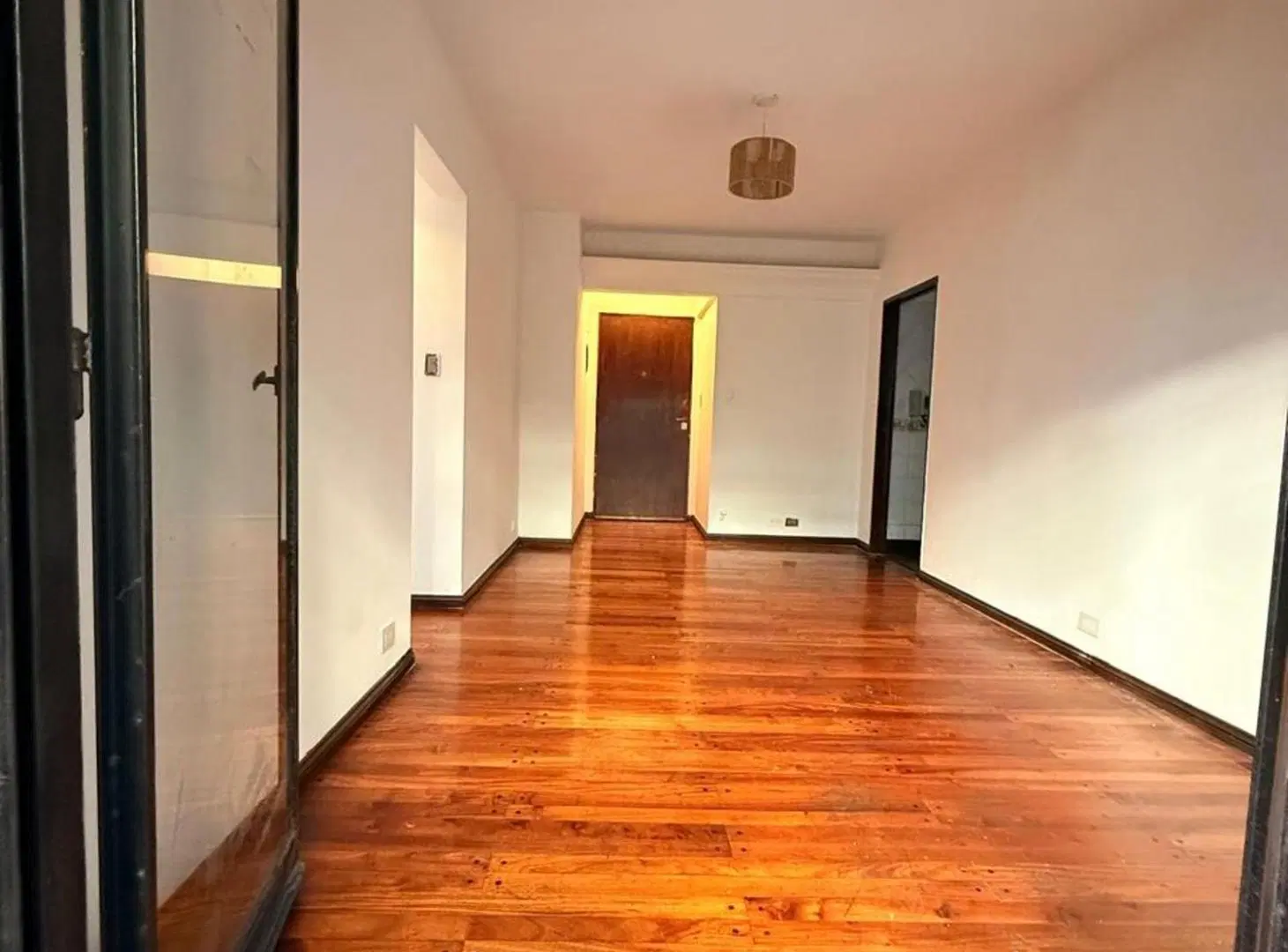 2 AMB C/ESCRITORIO A MTS DEL PARQUE RIVADAVIA 4
