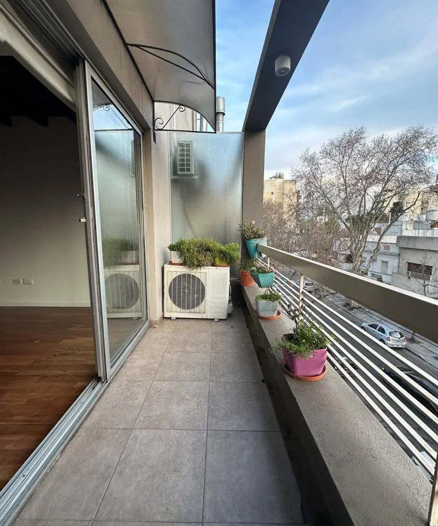 2 AMBIENTES- TOILETTE- EN DUPLEX CON TERRAZA- 3