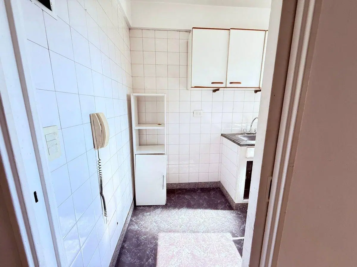 VENTA DPTO. 2 AMBIENTES COGHLAN CON PATIO LUMINOSO 4