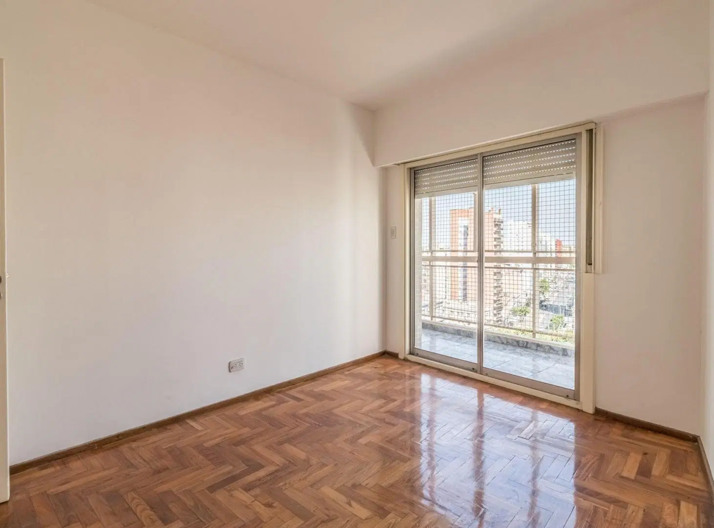VENTA SEMIPISO 4 AMBIENTES BALCÓN 12m AVELLANEDA 4