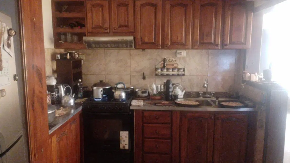 VENTA CASA 3 AMBIENTES PATIO Y COCHERA LANUS 5