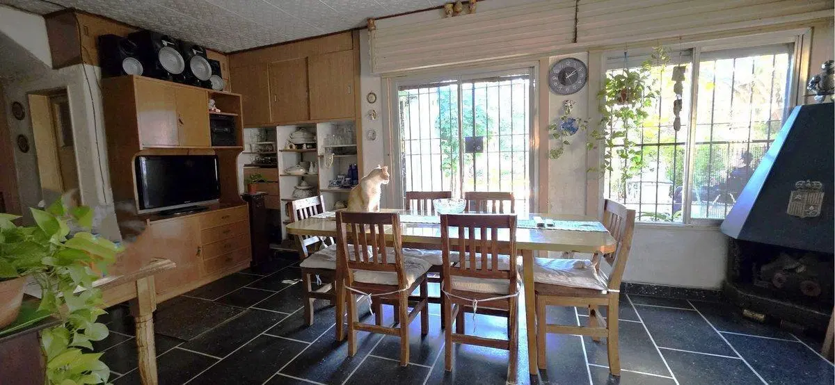 Casa 4 amb/Jardín/cocheras. Única! Caseros 8