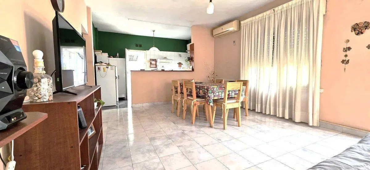 PH 3 ambientes/Patio. Apto Crédito Venta. Banfield 3