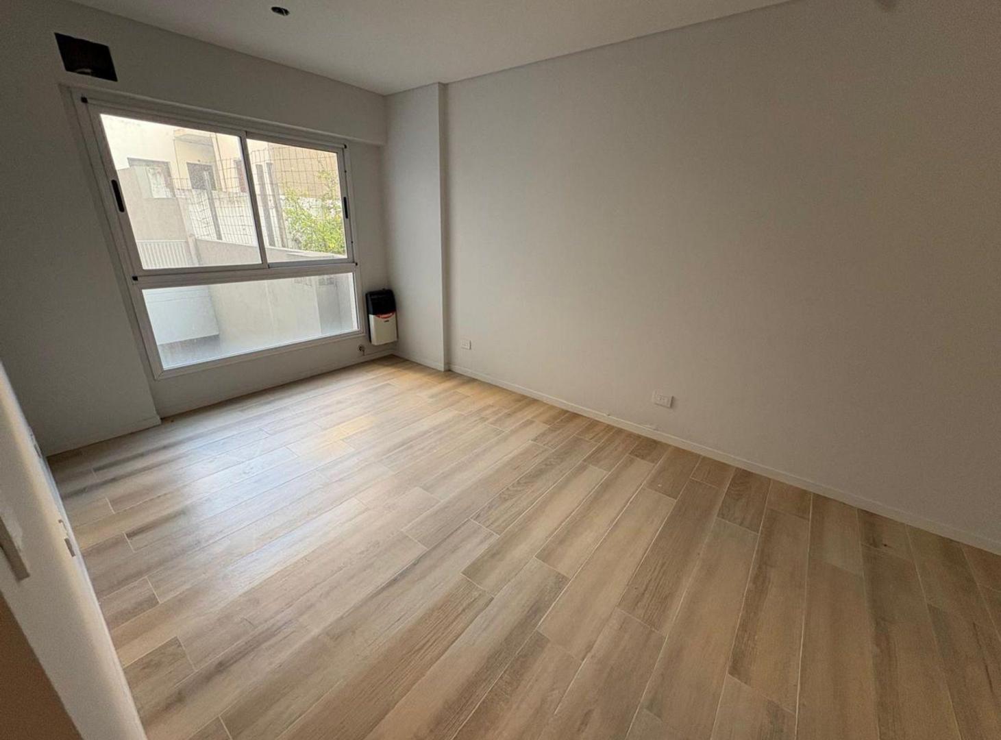 Foto de VENTA DEPTO 1 y 1/2 AMB CON PARIO A ESTR BALVANERA, imagen 4
