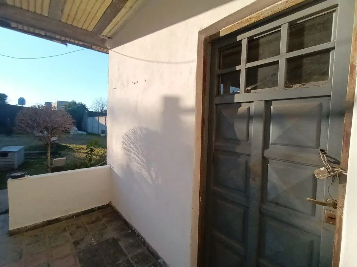 CASA 3 AMBIENTES C/GARAGE, QUINCHO y FONDO QUILMES 8