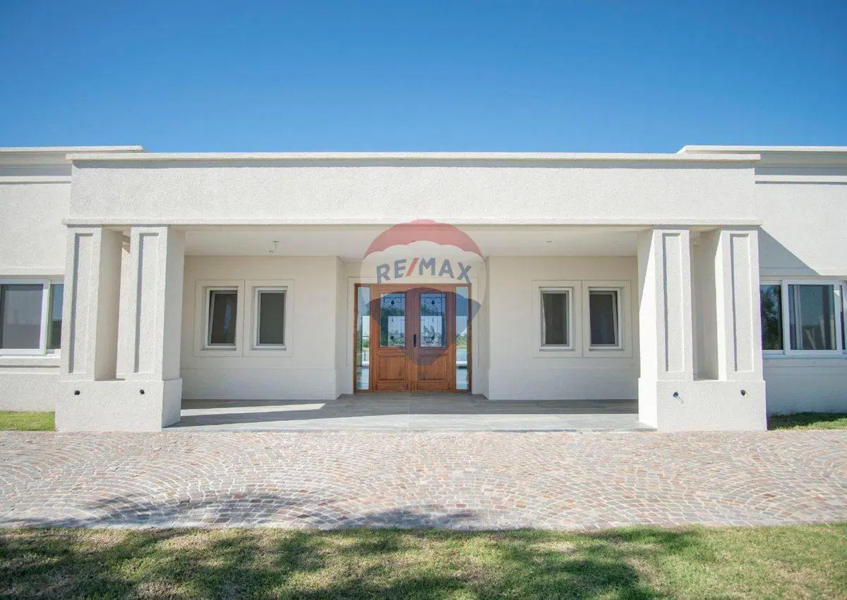 VENTA SAN SEBASTIAN CASA 6 AMBIENTES SALIDA LAGUNA 2