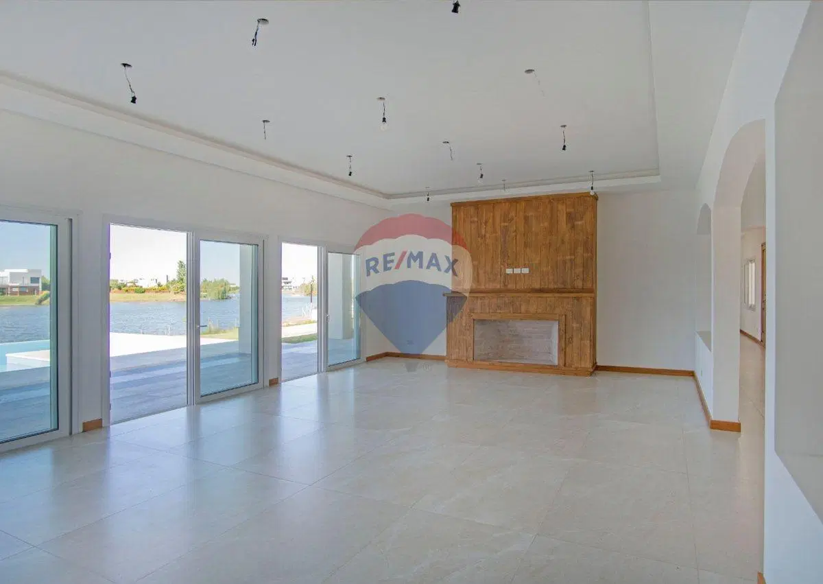 VENTA SAN SEBASTIAN CASA 6 AMBIENTES SALIDA LAGUNA 8