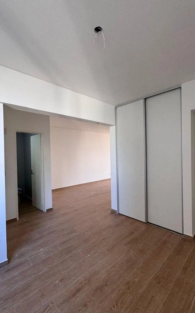 Venta 4 ambientes con balcón y cochera-Caballito 8