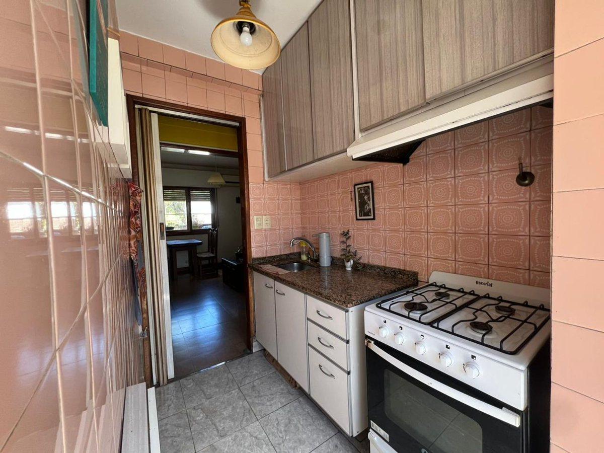Foto de DEPTO 4 AMB EN VENTA CON BALCON PARQUE AVELLANEDA, imagen 2