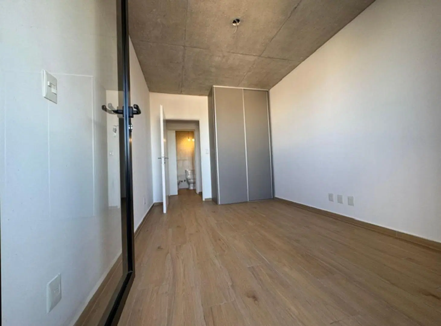 Dep 2 ambientes en venta c/balcón Colegiales 8