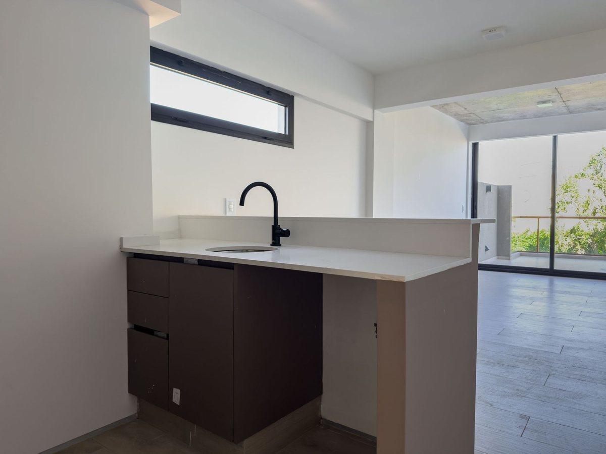 Foto de VENTA DEPTO 2 AMB CON BALCON A ESTRENAR SAAVEDRA, imagen 3