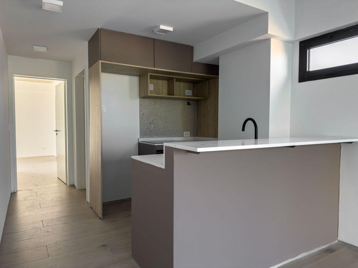 Foto de VENTA DEPTO 2 AMB CON BALCON A ESTRENAR SAAVEDRA, imagen 2