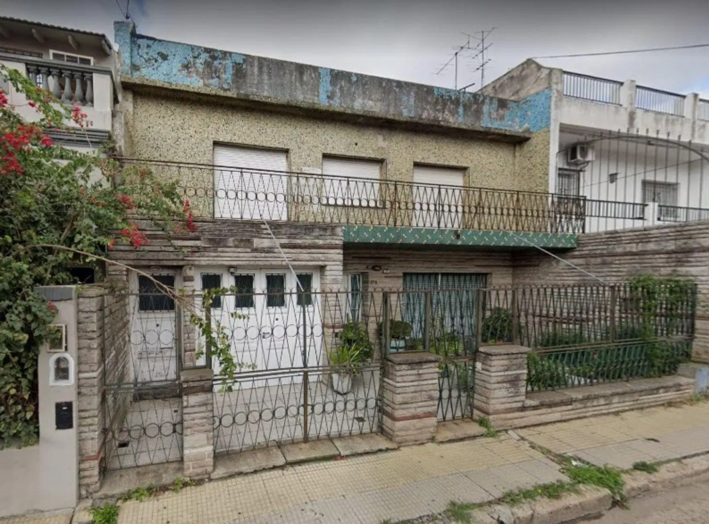 VENTA PH 4 AMB c/dep + terraza propia en Liniers 2