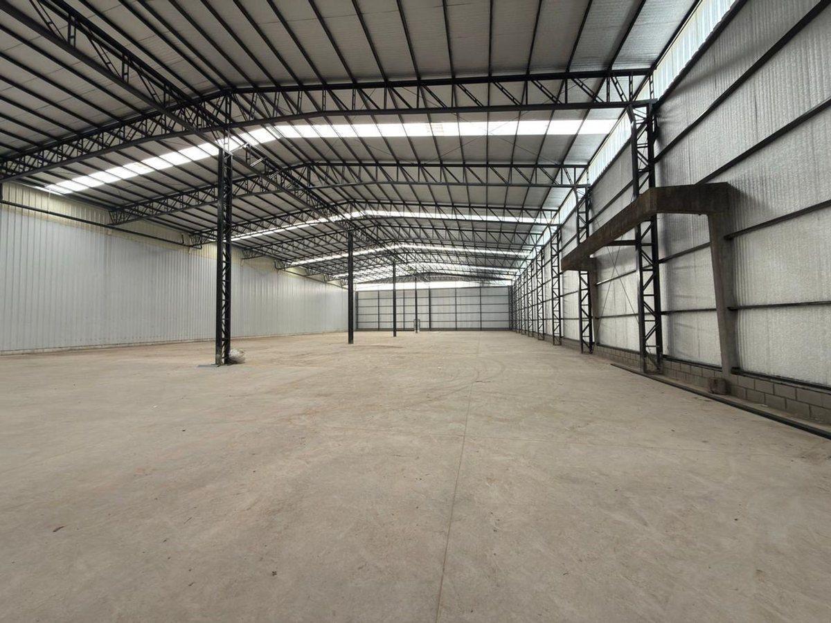 GALPON 1900m2  ALQUILER  P.INDUS  MORENO ESTRENAR