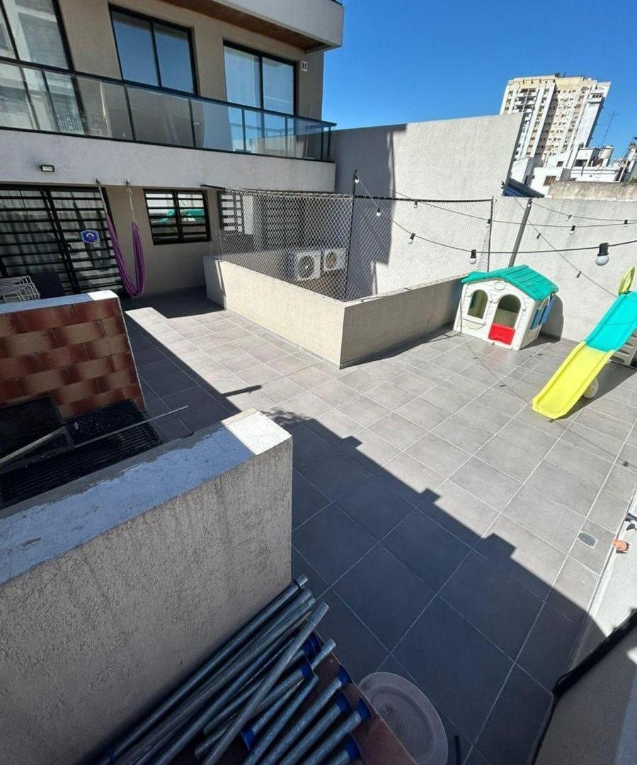 Foto de DEPARTAMENTO 3 AMBIENTES C/ PATIO PARQUE CHACABUCO, imagen 2