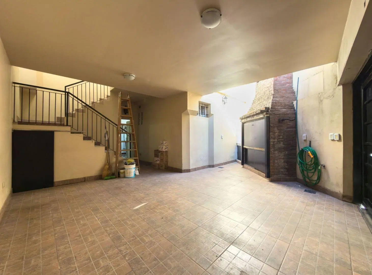VENTA CASA 5 AMB CON 2 COCHERAS POMPEYA 3