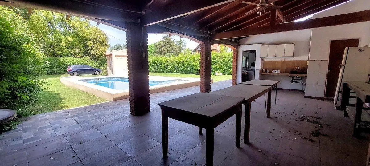 Casa sobre doble lote en EL Trebol con piscina 8