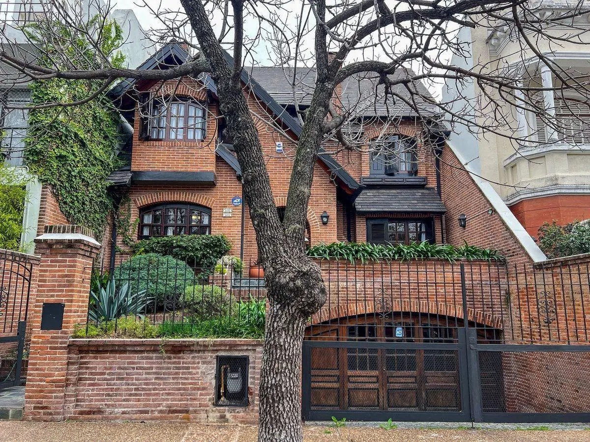 VENTA CASA 5 AMB JARDIN 3 COCHERAS PQUE CHACABUCO 3
