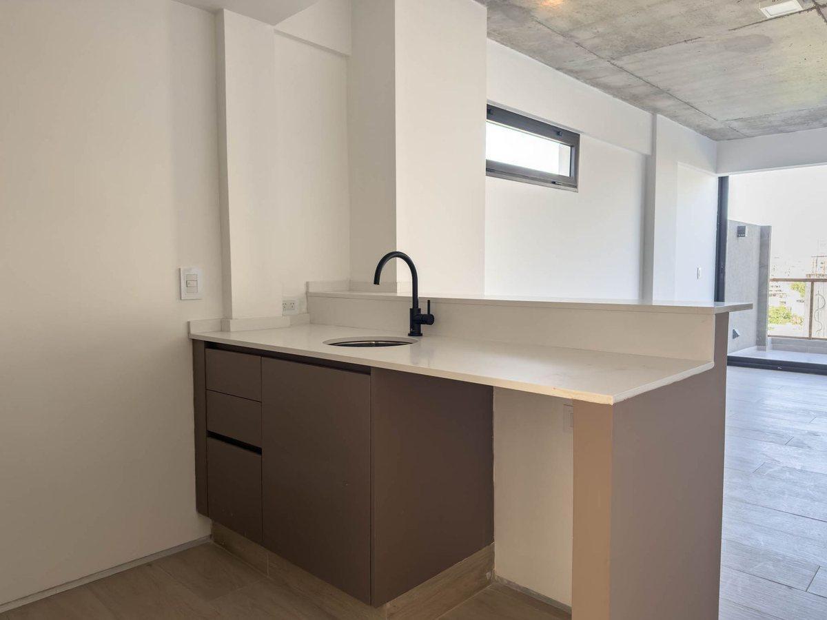 Foto de VENTA DEPTO 2 AMB CON BALCON A ESTRENAR SAAVEDRA, imagen 2