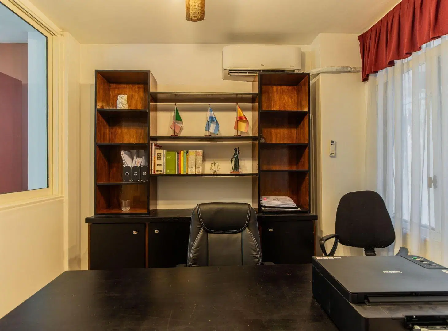 VENTA DE OFICINA EN ZONA CENTRICA 3