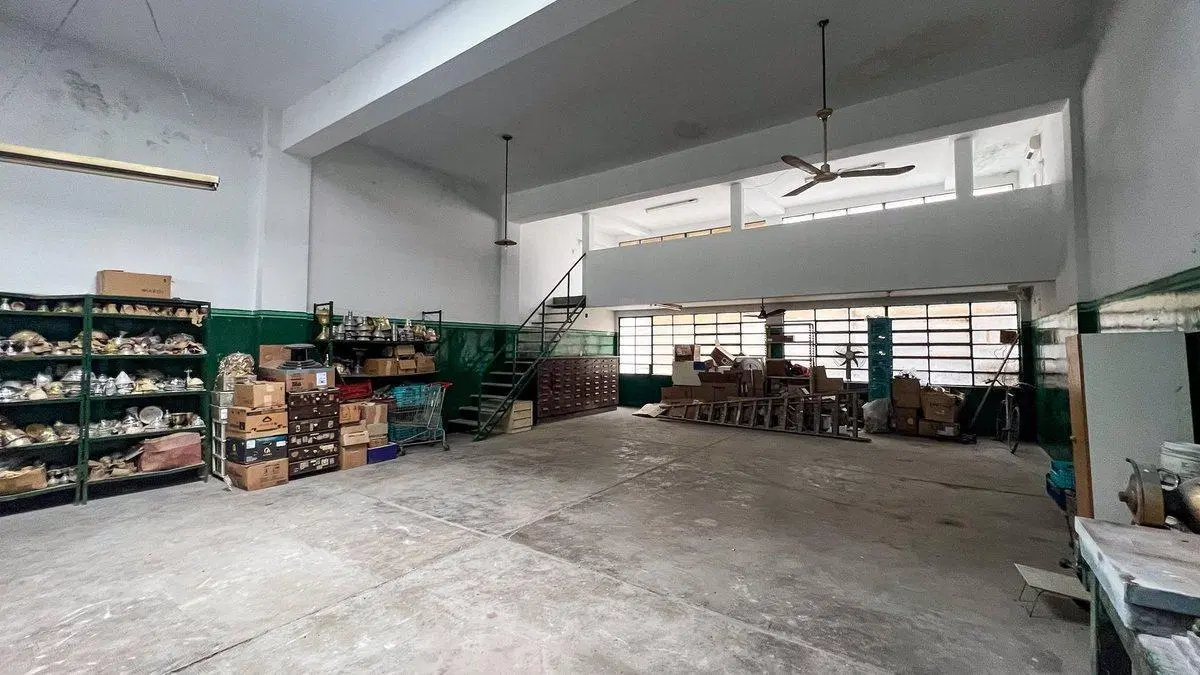 DEPÓSITO EN PARQUE CHACABUCO 320 m² EN DOS PLANTAS 4