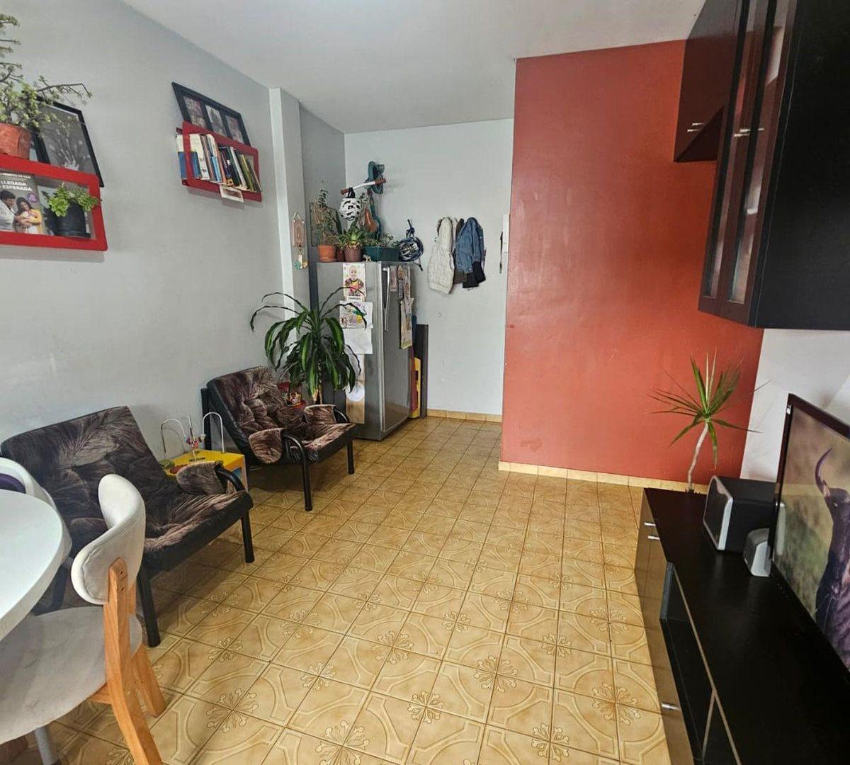 Foto de Venta departamento 2 ambientes Sáenz Peña luminoso, imagen 2