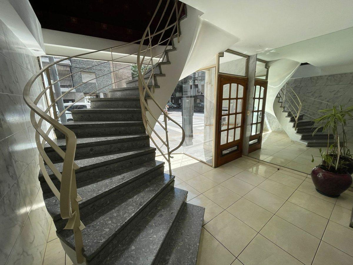 Foto de VENTA DEPARTAMENTO 2 AMB EN CABALLITO APTO CREDITO, imagen 2