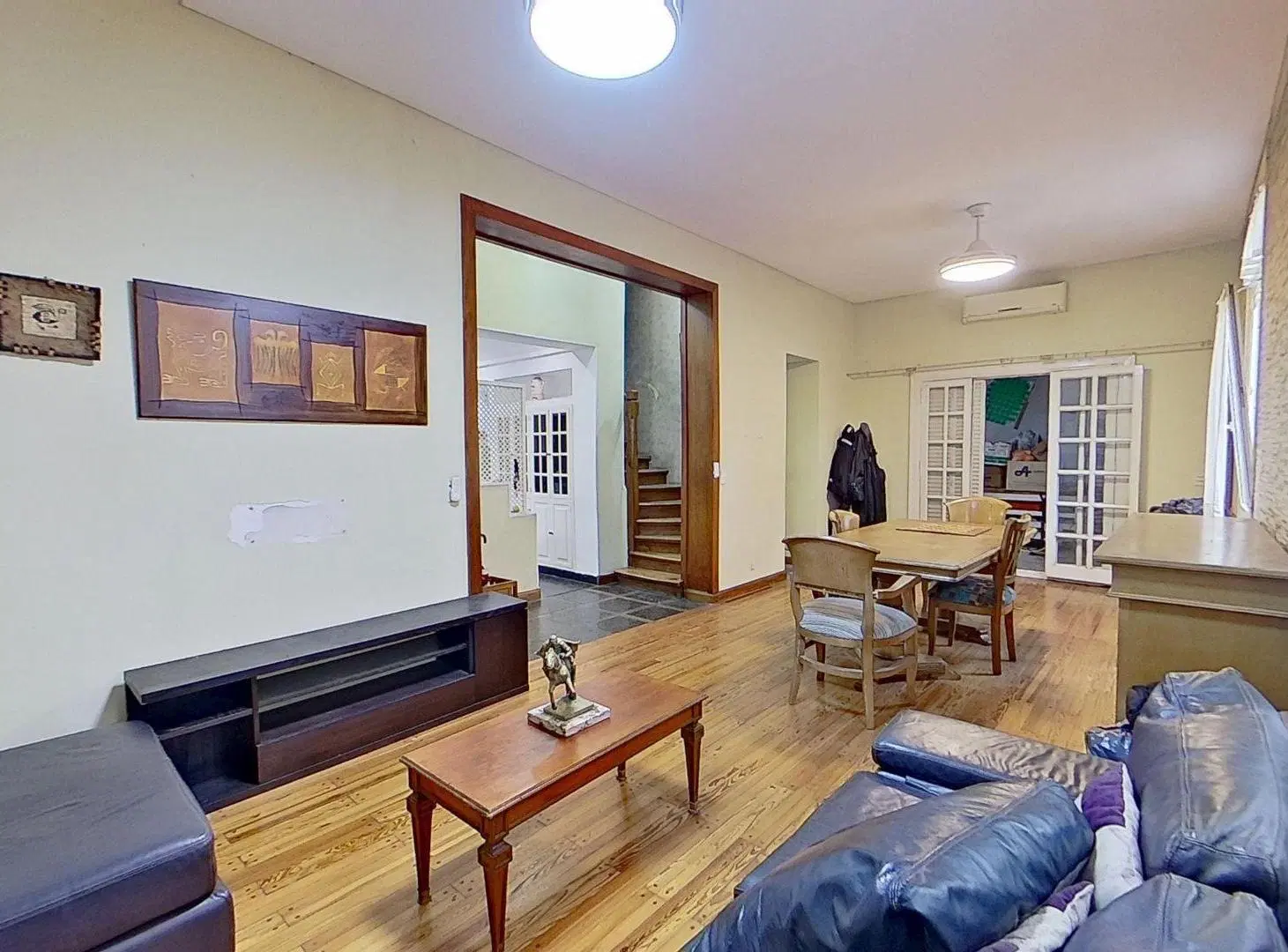 CASA 4 AMB EN VENTA CON TERRAZA Y COCHERA FLORES 1