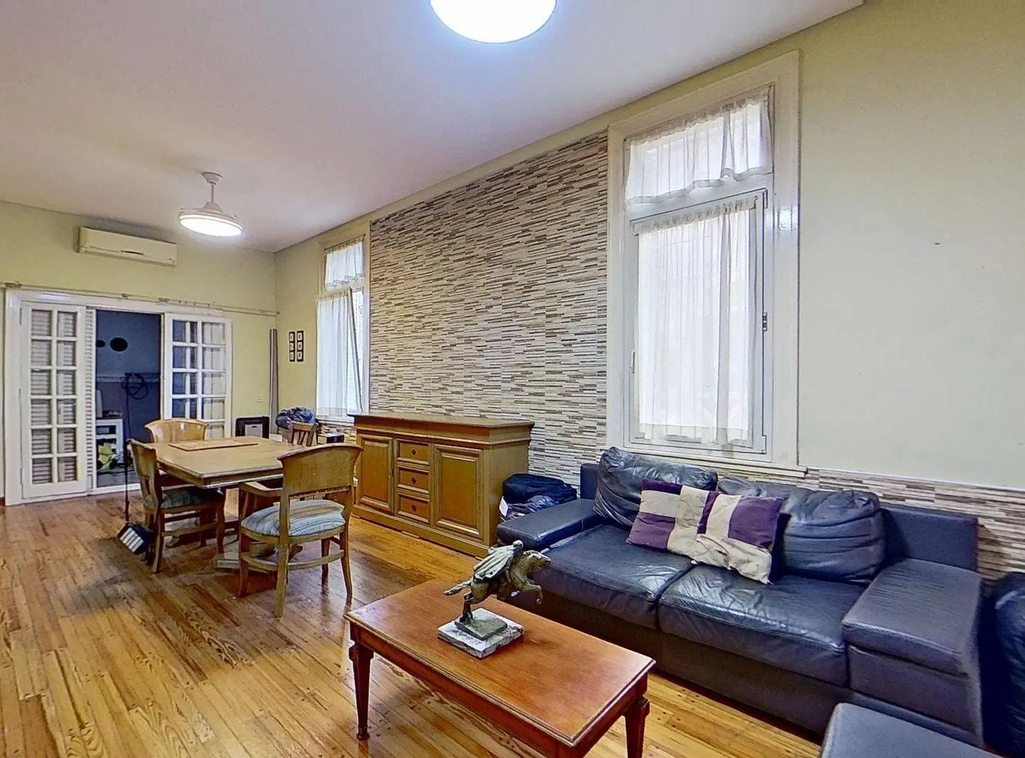 CASA 4 AMB EN VENTA CON TERRAZA Y COCHERA FLORES 3