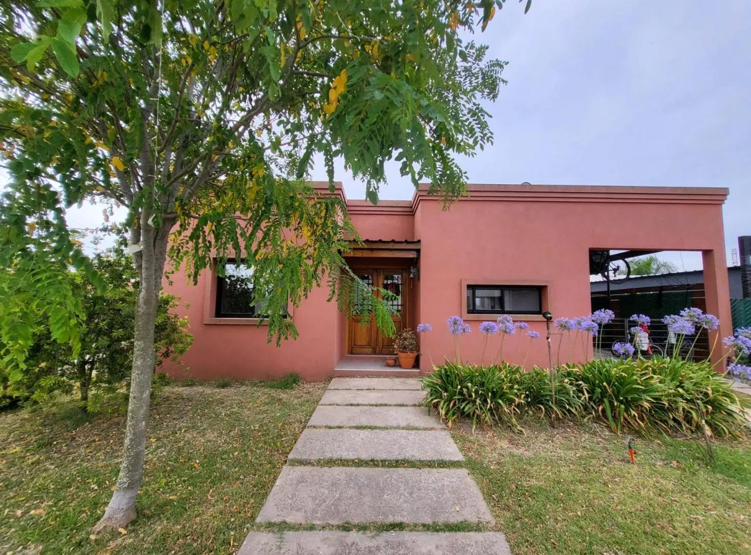 VENTA CASA C/PILETA PARRILLA BARRIO LAGUNA AZUL 4