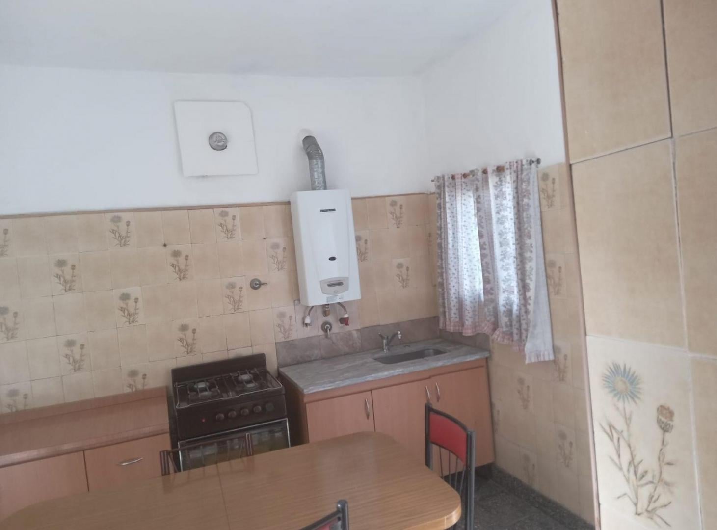 Foto de Casa sobre lote propio de 339 m² – Gran potencial, imagen 2