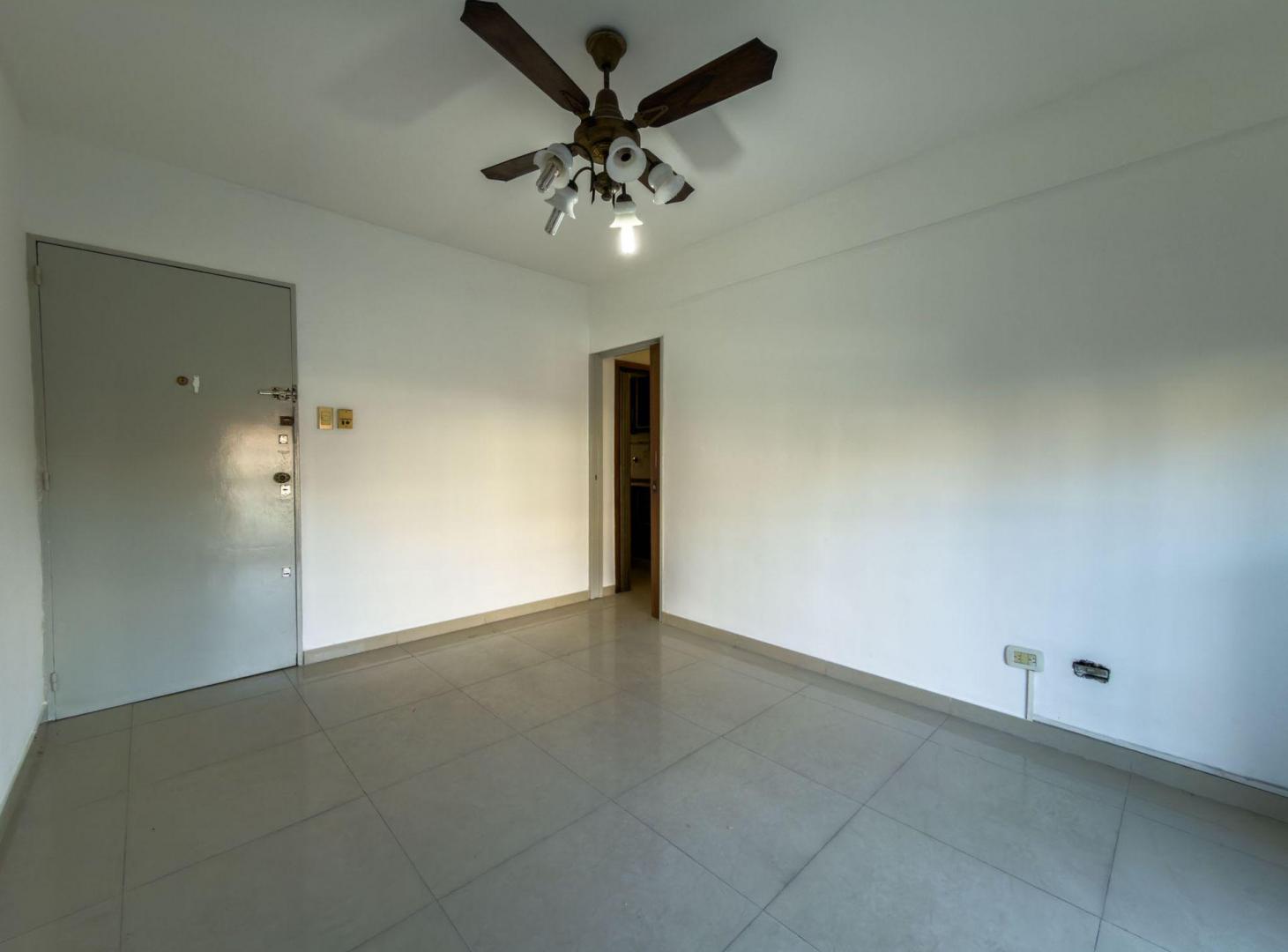 Foto de VENTA DEPTO 4 AMBIENTES CON BALCON EN POMPEYA, imagen 1
