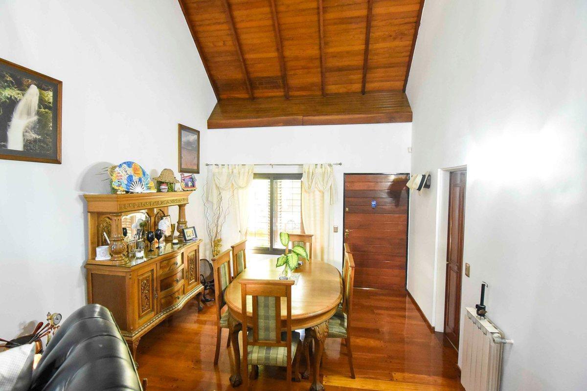 Foto de VENTA CASA 7 AMB VILLA DEL PARQUE COCHERA PATIO, imagen 2