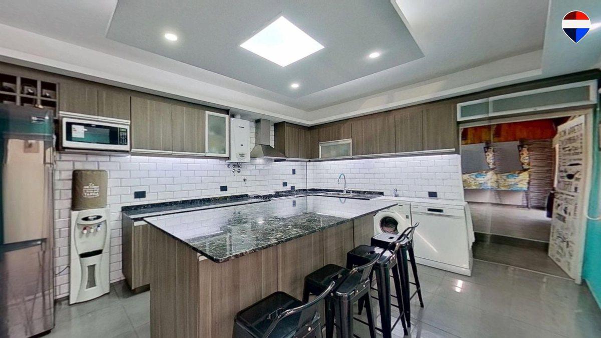 Foto de CASA VTA C/ COCHERA PILETA QUINCHO PQUE AVELLANEDA, imagen 3