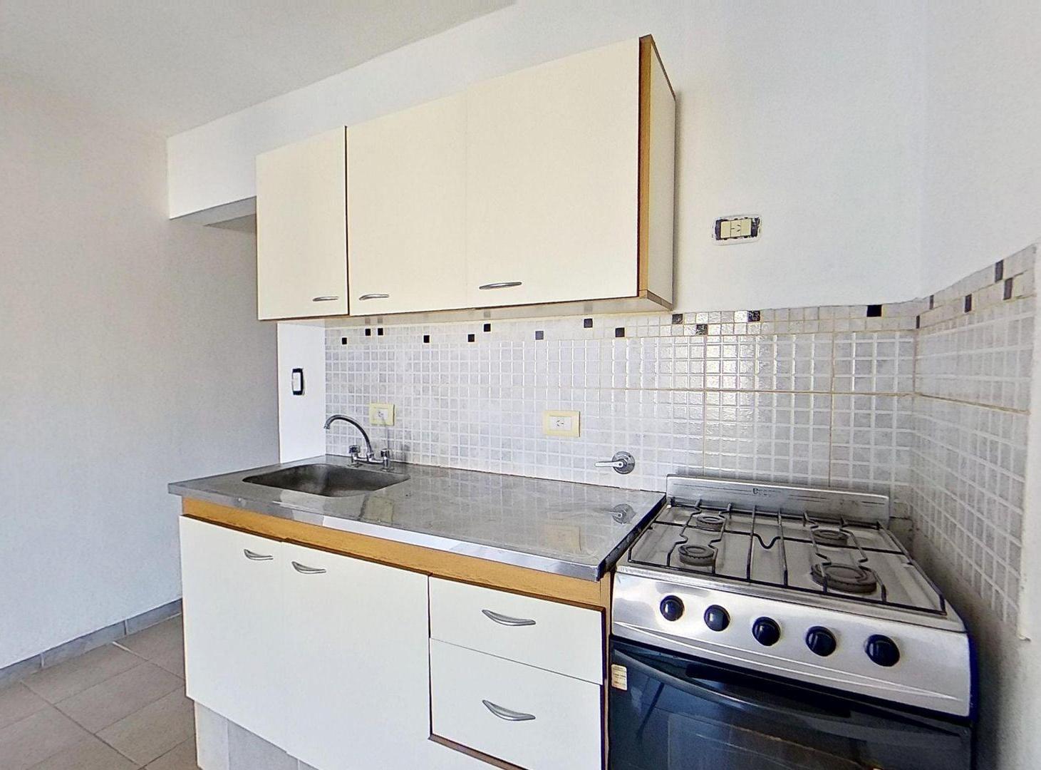 Foto de VENTA DUPLEX 3 AMB C/JARDIN y COCHERA, imagen 4