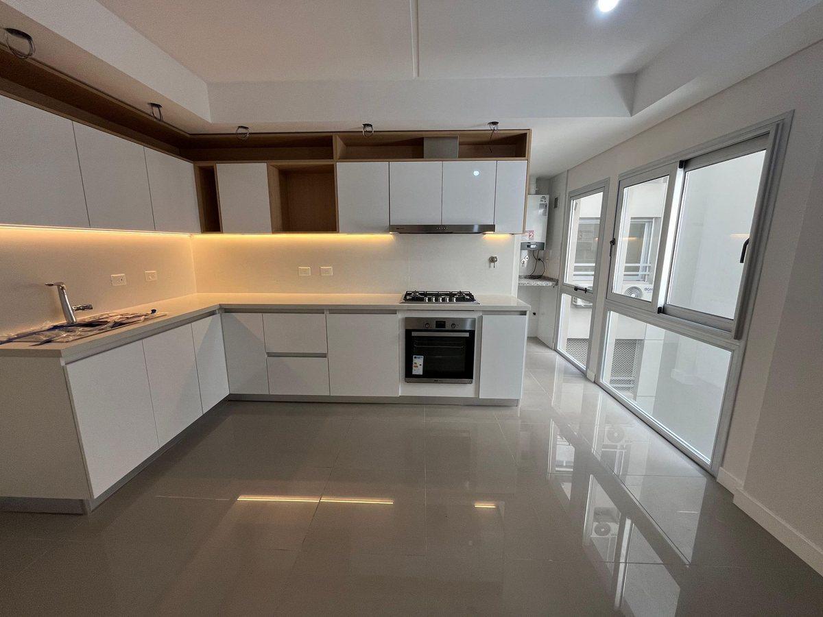 Foto de VENTA 4 AMBIENTES CON BALCON Y COCHERA CABALLITO, imagen 5