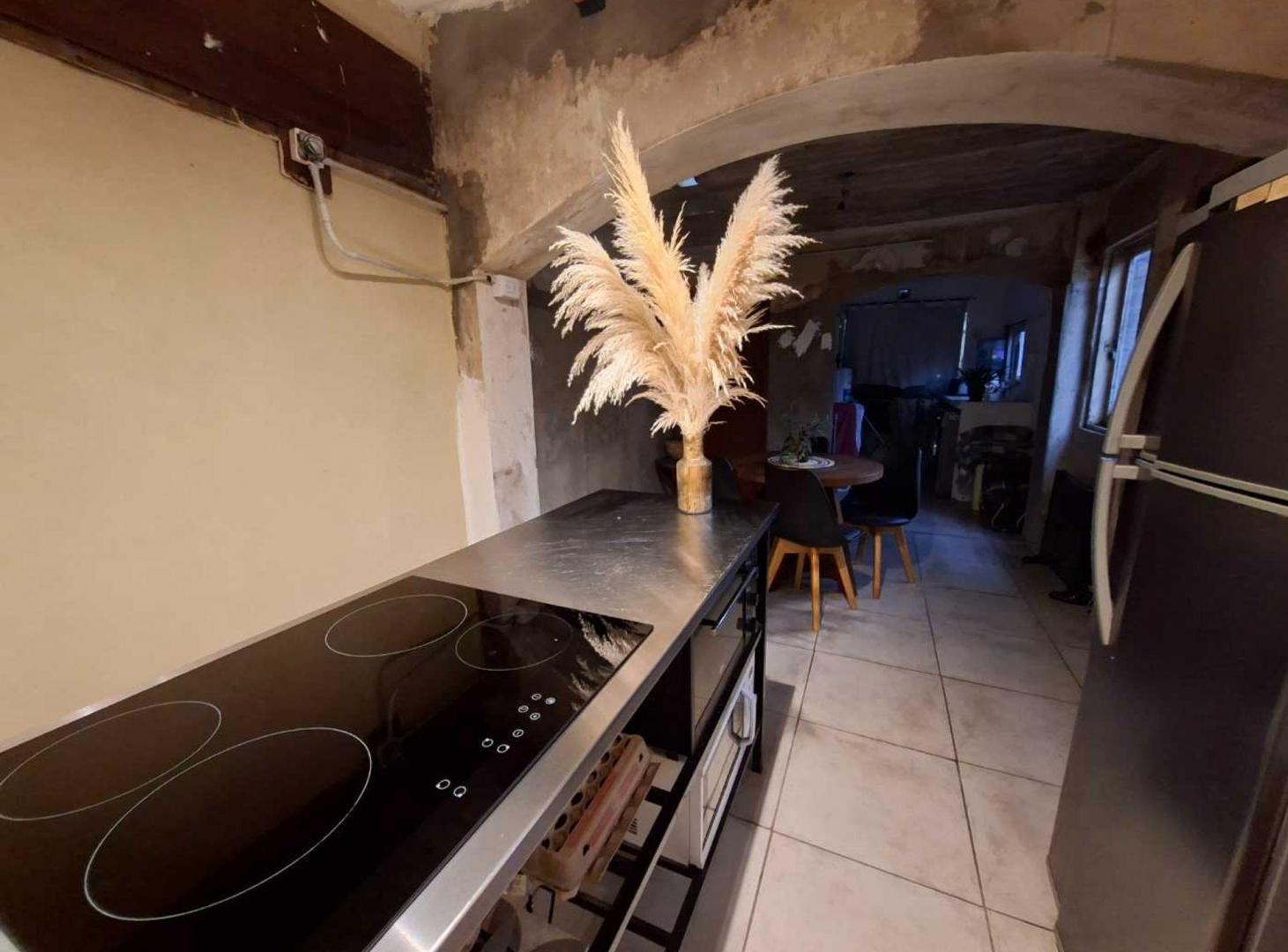 Foto de CASA EN VENTA CASTELAR A REFACCIONAR ACEPTA PERMTA, imagen 1