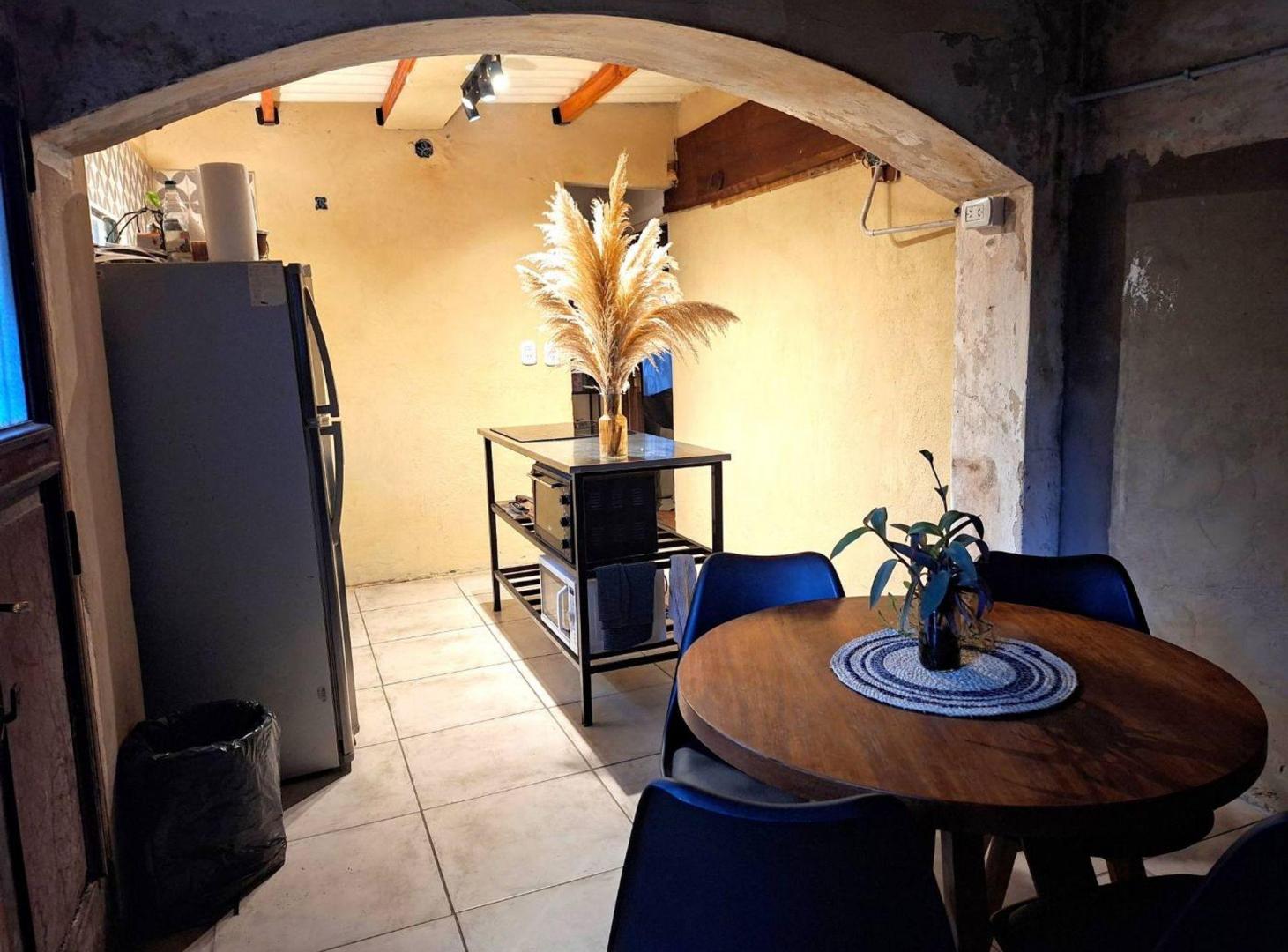 Foto de CASA EN VENTA CASTELAR A REFACCIONAR ACEPTA PERMTA, imagen 5