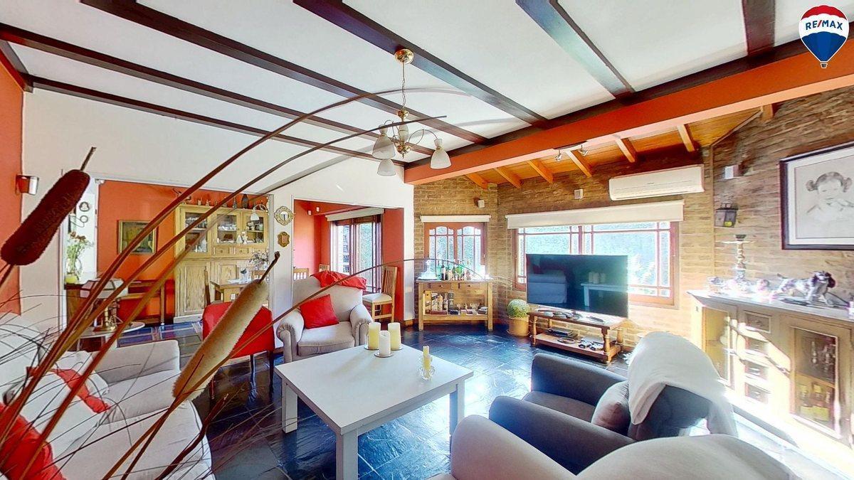 Foto de CASA 5 AMBIENTES EN VENTA EN CASTELAR C/PILETA, imagen 2