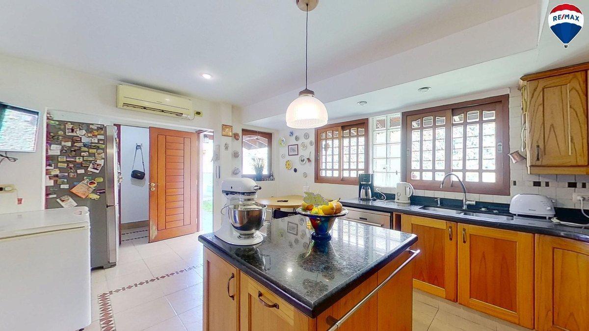 Foto de CASA 5 AMBIENTES EN VENTA EN CASTELAR C/PILETA, imagen 3