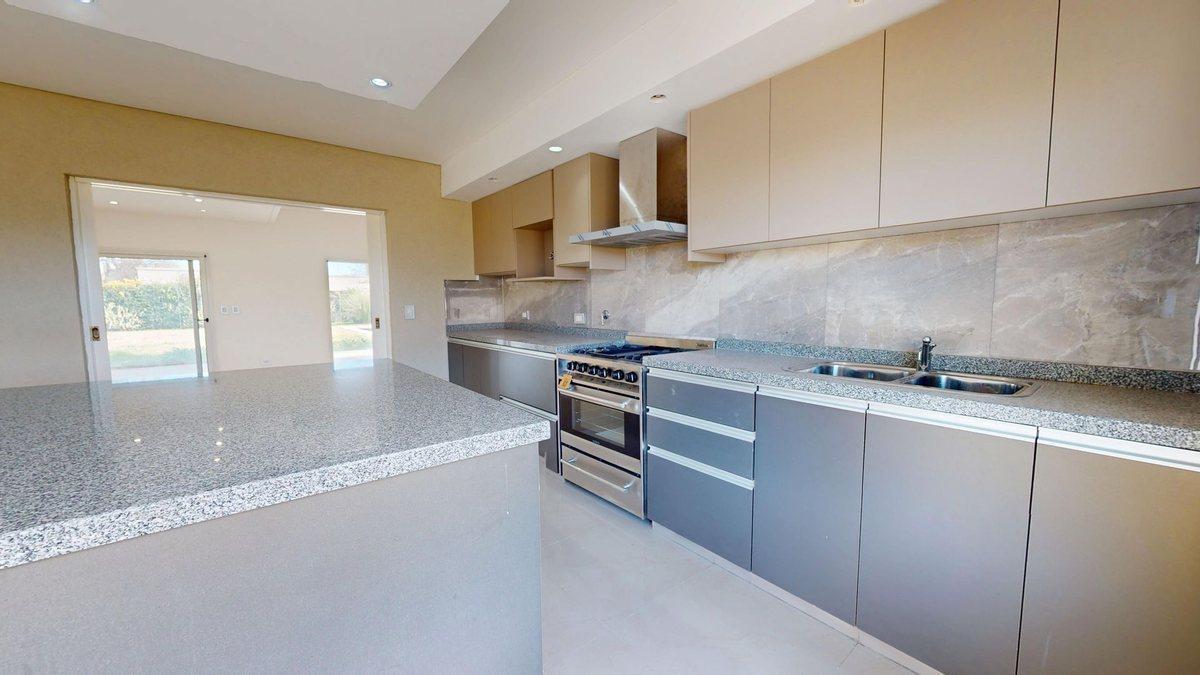 Foto de CASA VENTA 5 AMB HARAS STA MARIA ESCOBAR FINANCIA., imagen 1