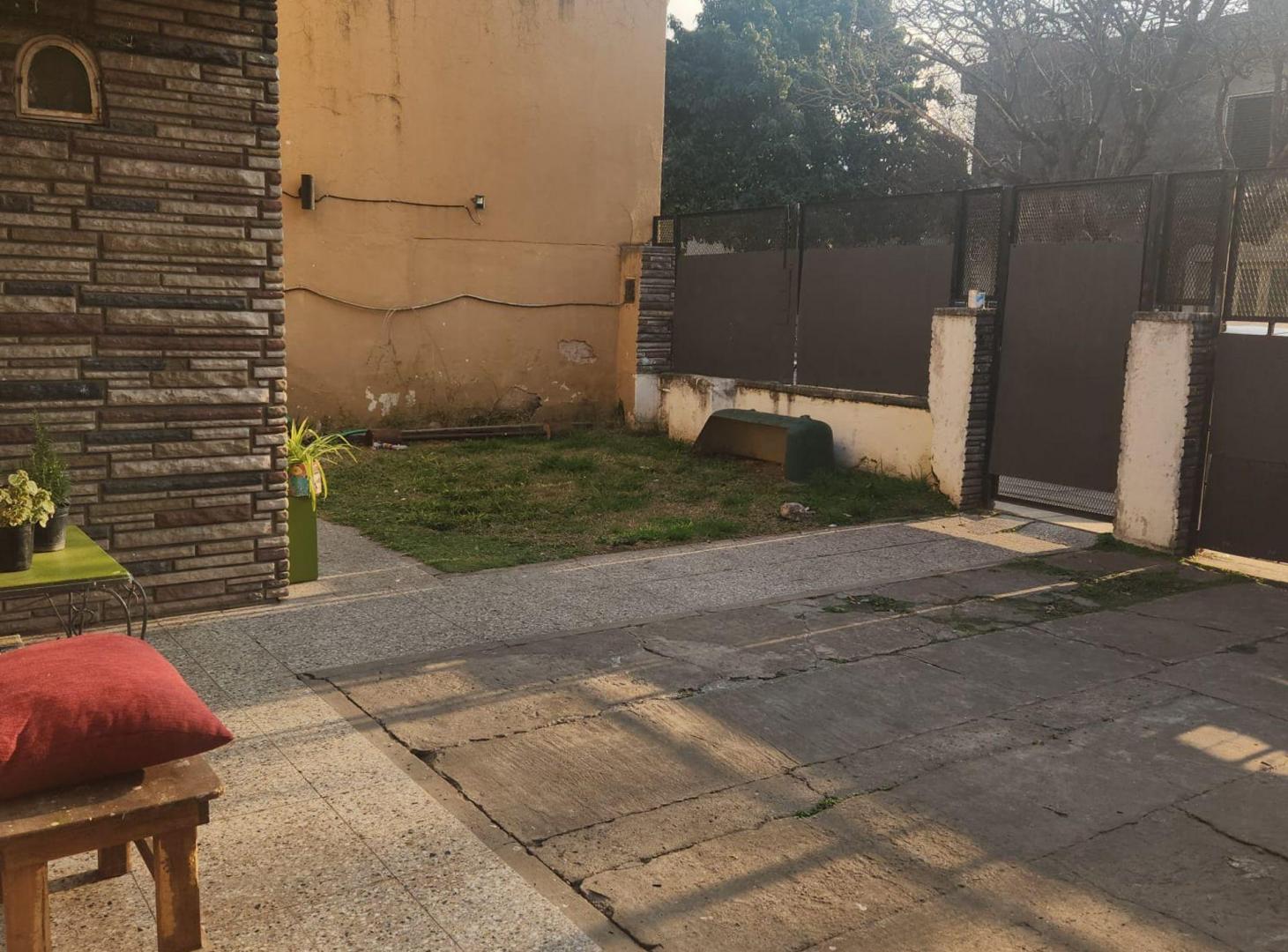 Foto de VENTA CASA MULTIFAMILIAR LOTE PROPIO VILLA LUGANO, imagen 1