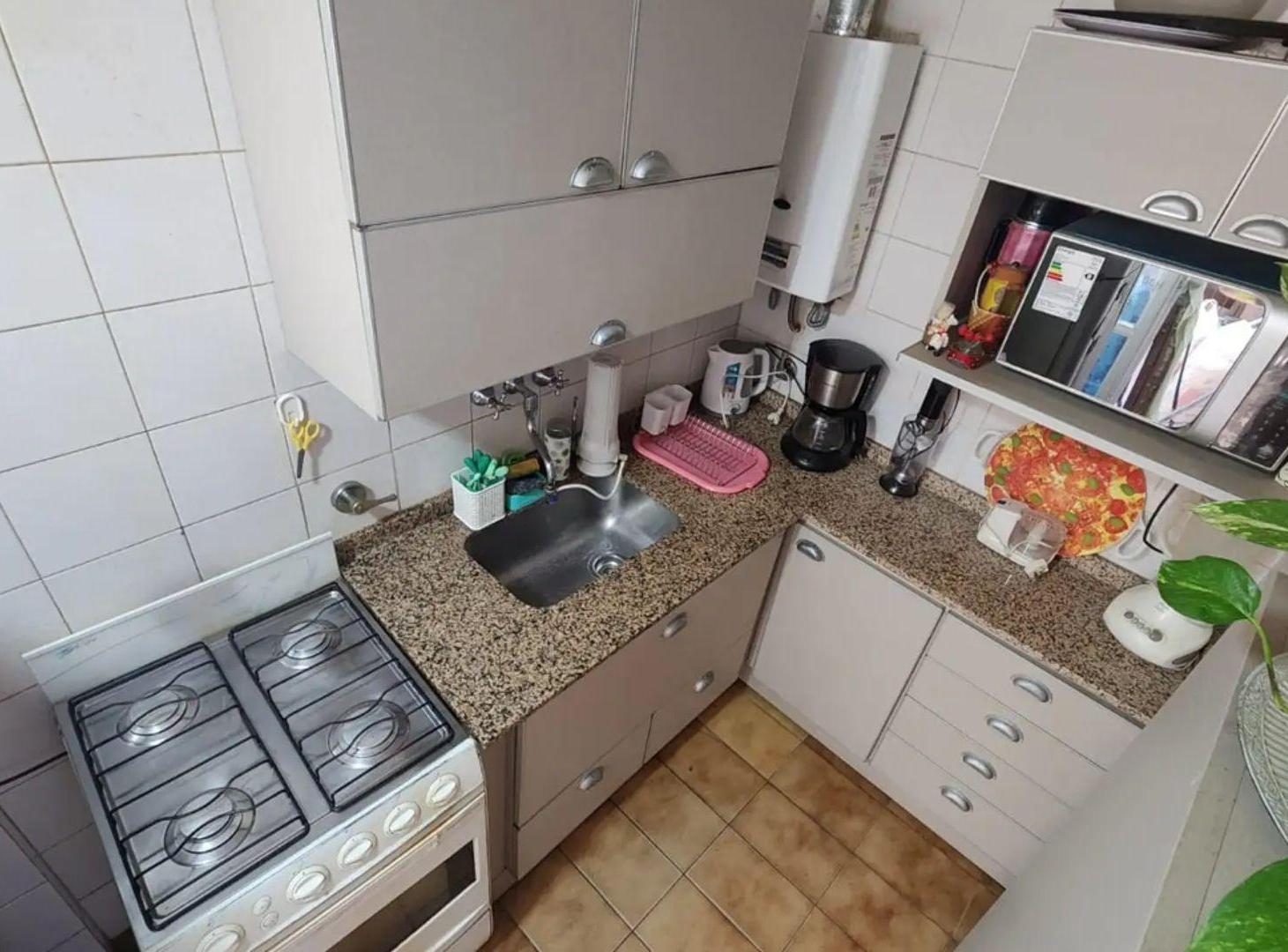Foto de VENTA DEPARTAMENTO 2 AMBIENTES C/ PATIO EN ALMAGRO, imagen 4