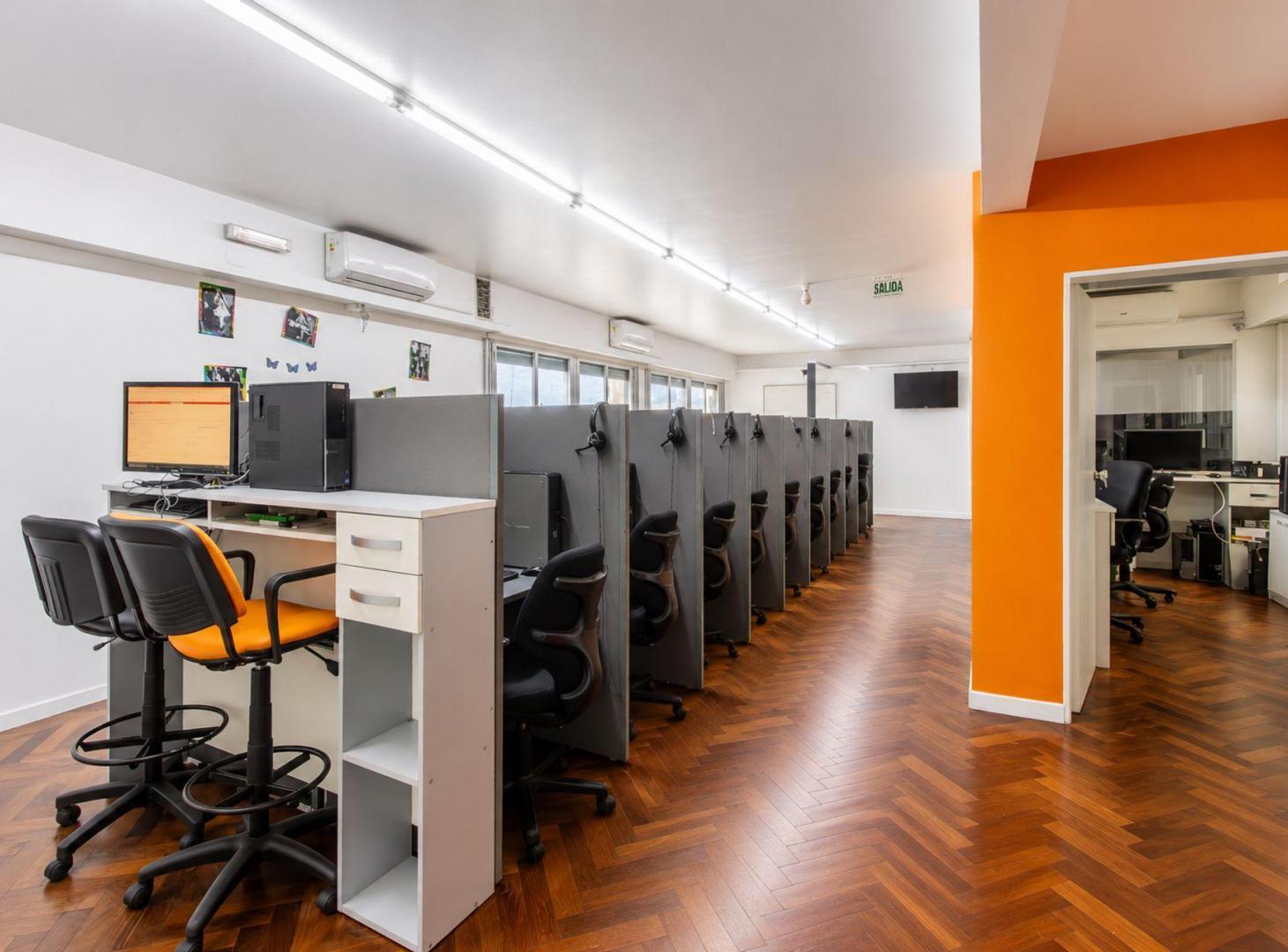 Foto de Oficina Centro Av. Rivadavia – Oportunidad, imagen 1