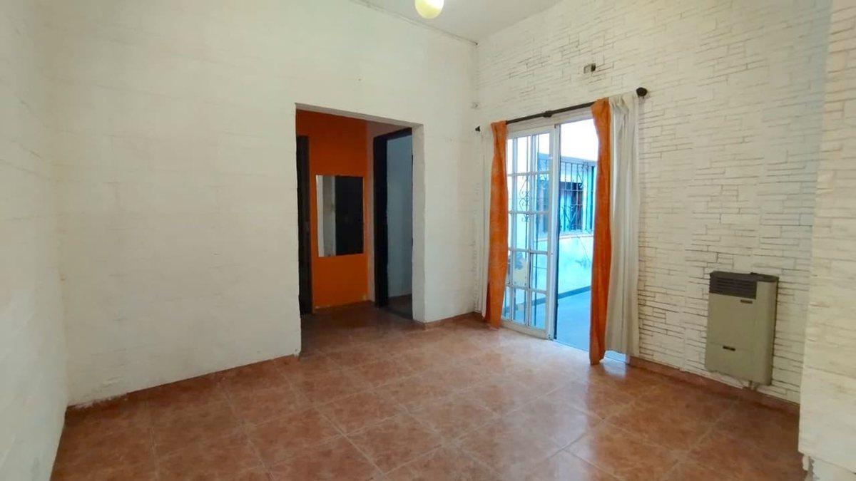 Foto de VENTA PH AVELLANEDA 3 AMB QUINCHO PATIO S/EXPENSAS, imagen 1