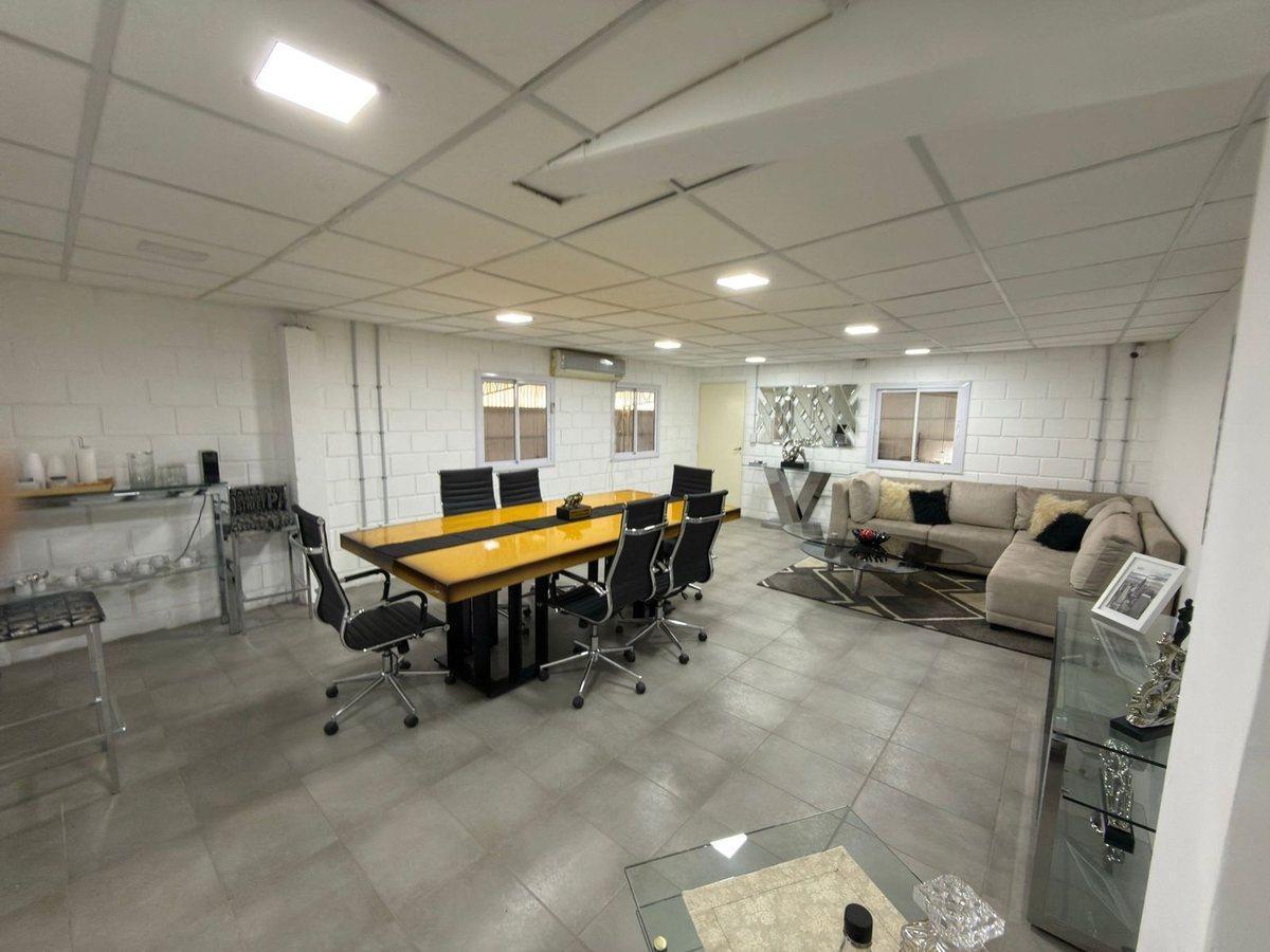 Foto de VENTA GALPON 2000m2 OFICINAS PQUE IND MORENO FINAN, imagen 3